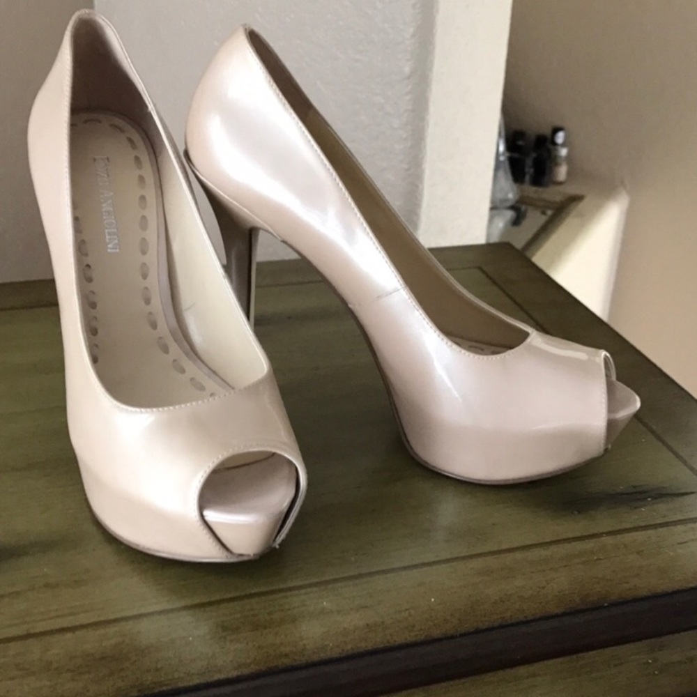 Enzo Angiolini Nude/Platform/Peep-toe Size 4.5